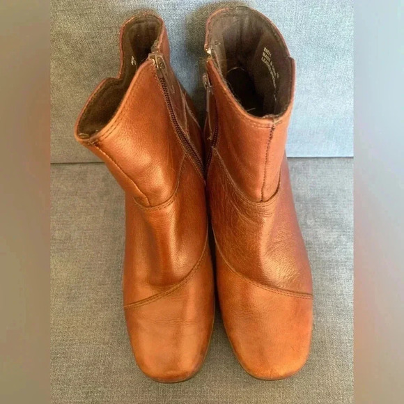 Woman’s Clark’s Brown Leather Block Heeled Ankle Square Toe Y2K Boots Size 6 - Picture 9 of 11